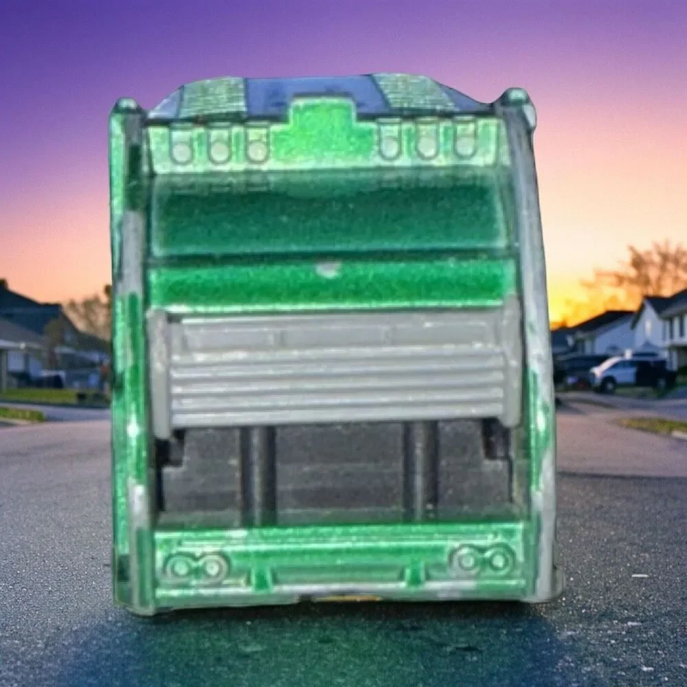 2005 Matchbox #72 Trash Truck Green JO Waste Management Die Cast Garbage Truck